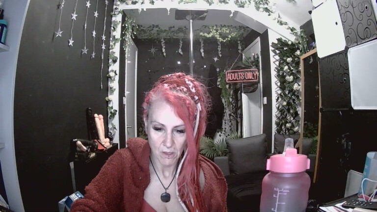 SkySparks's Streamate show and profile