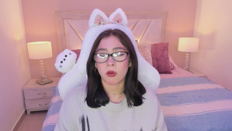 SophiaColinns's Streamate show and profile