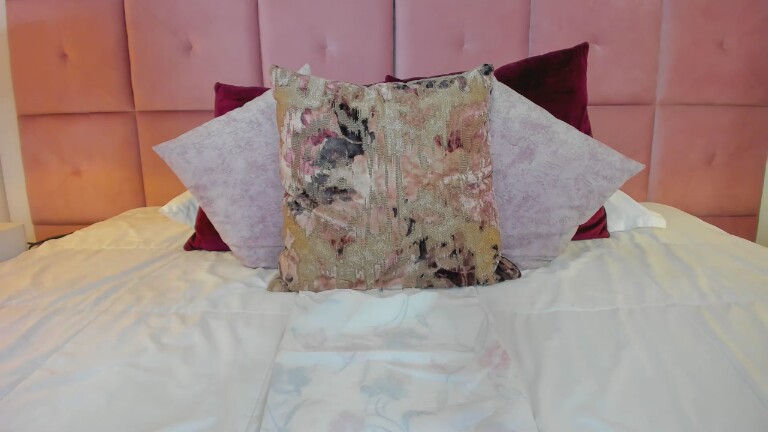 hollyBrisstol90's Streamate show and profile