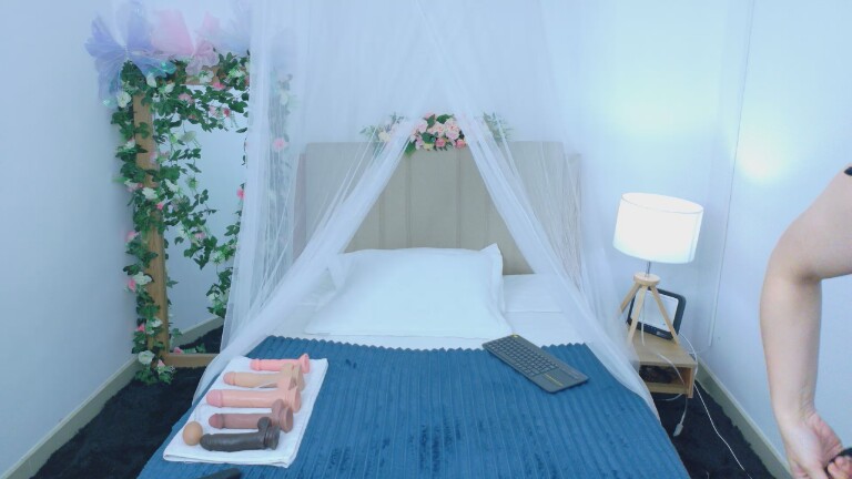 Foxxy_lov's Streamate show and profile