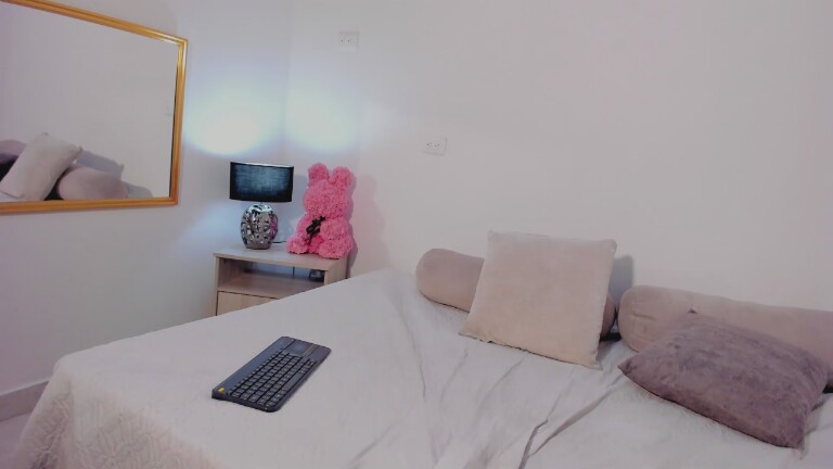 Lia_22's Streamate show and profile