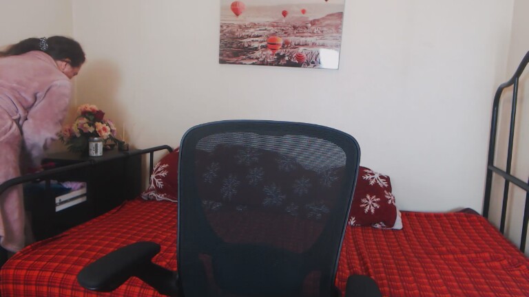 KARLEENx's Streamate show and profile