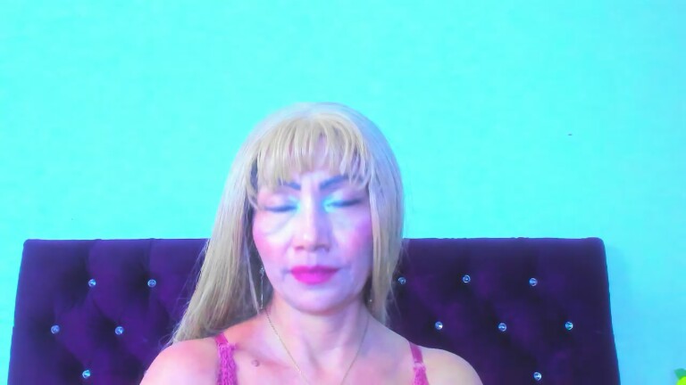 ALMABECKELT's Streamate show and profile