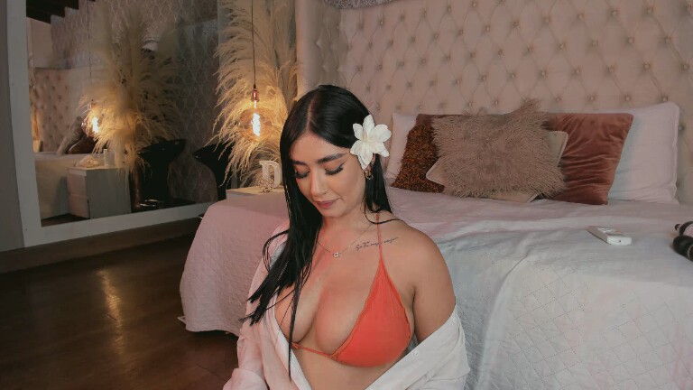 Dannah_Gomez's Streamate show and profile