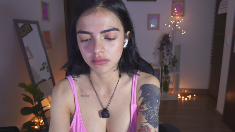 AlissonnovaXX's Streamate show and profile