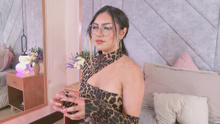 IsaRose's Streamate show and profile