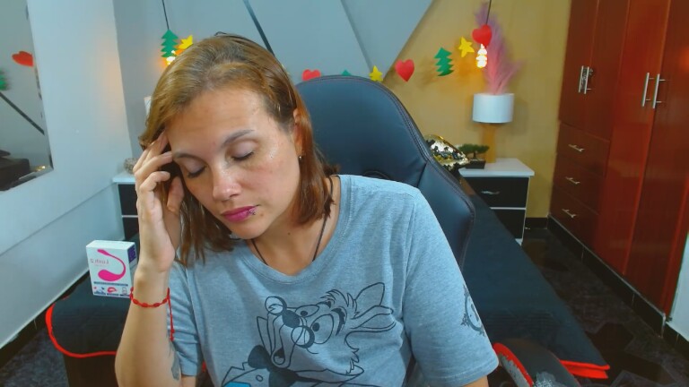 ConieMoss's Streamate show and profile