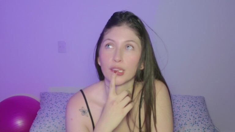 EmmaShaykk's Streamate show and profile