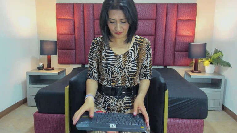 IvanaRusso's Streamate show and profile