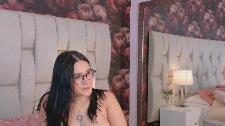 ValenShaw's Streamate show and profile