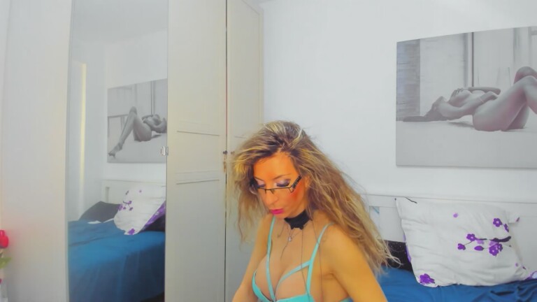 AvaDeArmond's Streamate show and profile