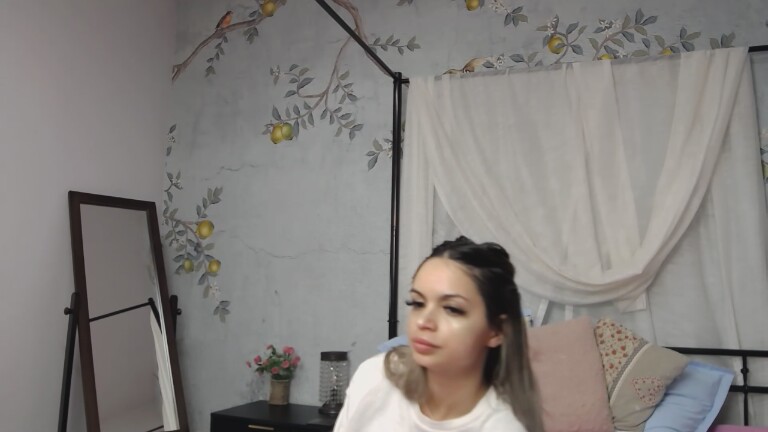 DAPHNEEs's Streamate show and profile