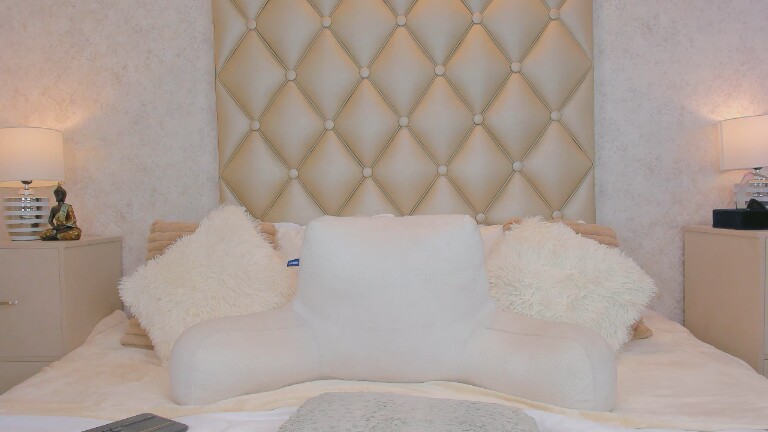 MiaaCaastro's Streamate show and profile