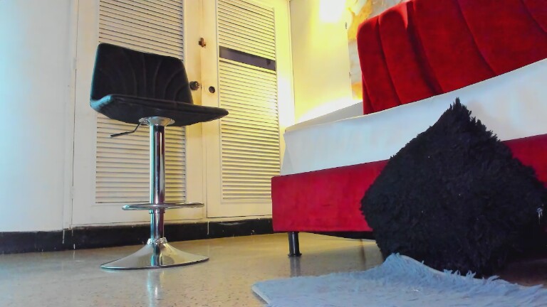 MAISEHILL19's Streamate show and profile