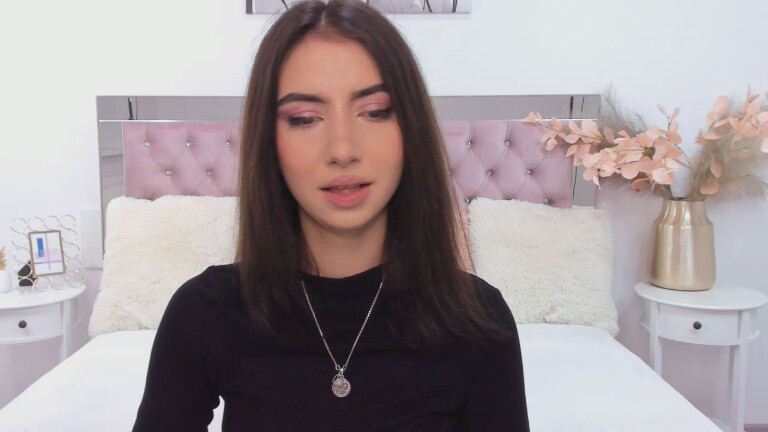 SarahTray's Streamate show and profile