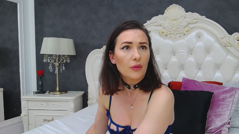 KarinaWinters's Streamate show and profile