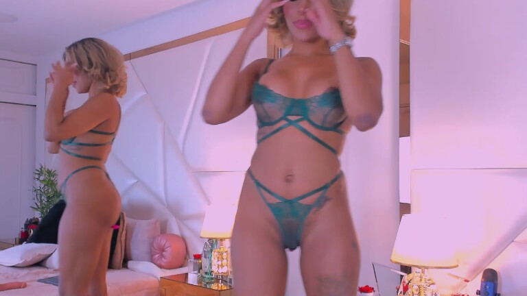 MarcelaBraga's Streamate show and profile