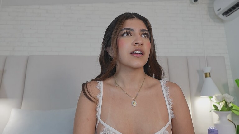 VictoriaJoliegb's Streamate show and profile