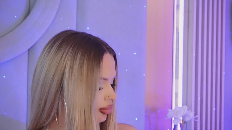 AstridStorm's Streamate show and profile