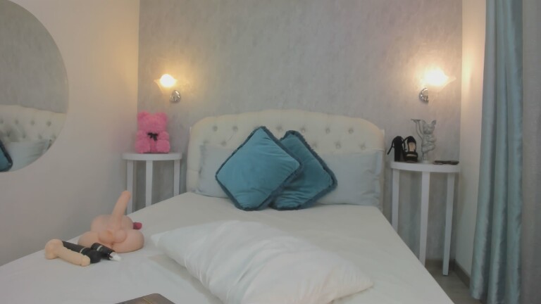 EmmilyMartinez's Streamate show and profile