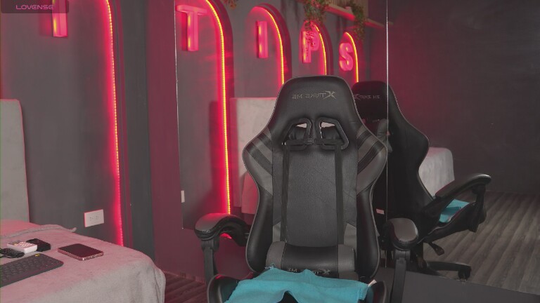 JuliaLaurent's Streamate show and profile