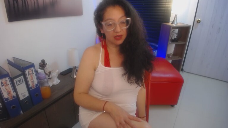 MIlfsslly's Streamate show and profile