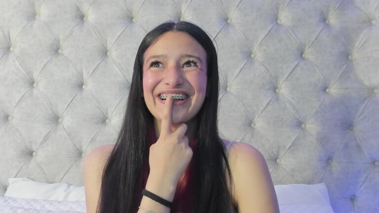 dafne_bss's Streamate show and profile