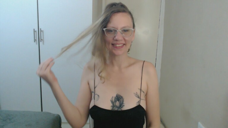 PixBunny's Streamate show and profile