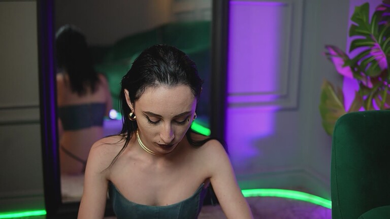 SaraiAngel's Streamate show and profile