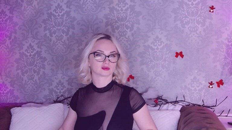 EllianaReese's Streamate show and profile