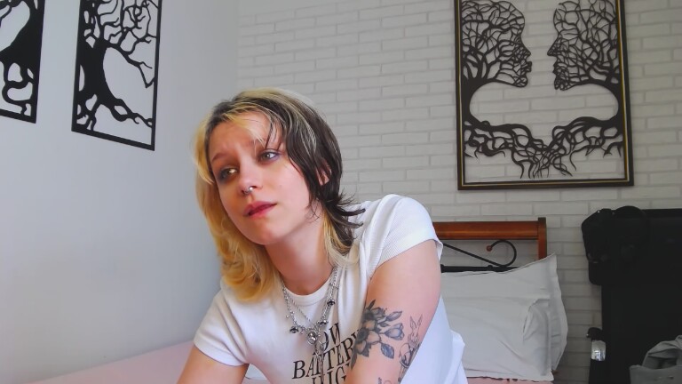 HALSEYx's Streamate show and profile