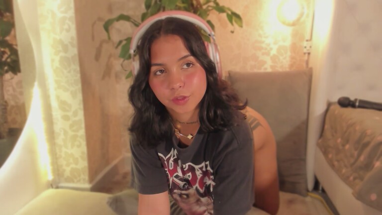 Shehell's Streamate show and profile