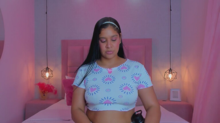 Bellaa_Rosse's Streamate show and profile