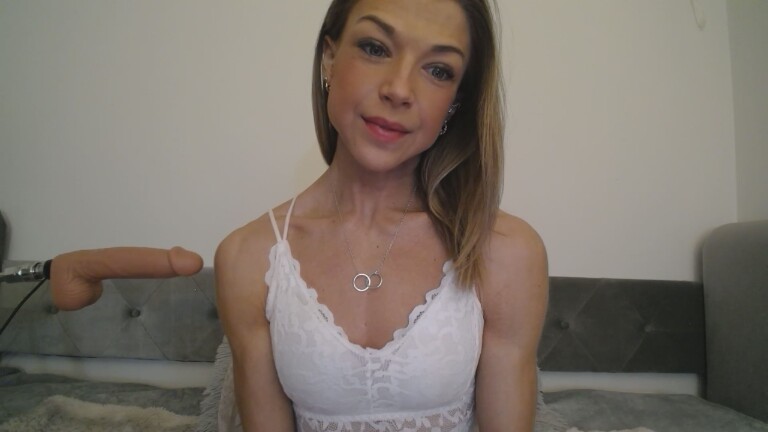 British_EmJess's Streamate show and profile