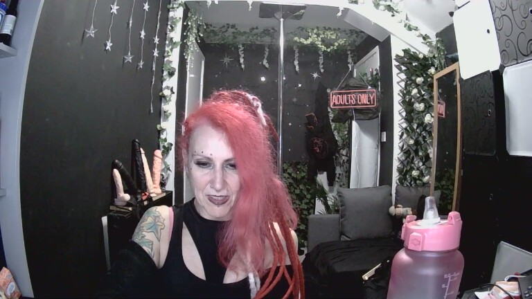 SkySparks's Streamate show and profile