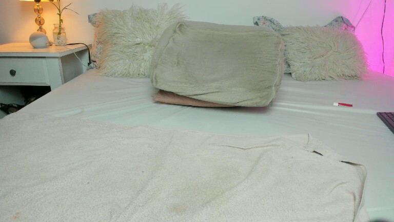 MissHannaX's Streamate show and profile