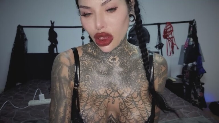 DARKINKEDBABE's Streamate show and profile