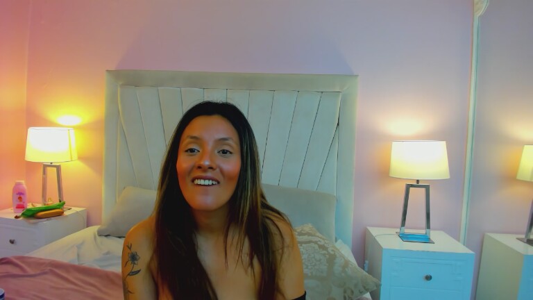 CynthiaMore's Streamate show and profile