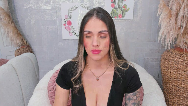 SaraBacker's Streamate show and profile