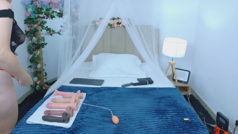 Foxxy_lov's Streamate show and profile