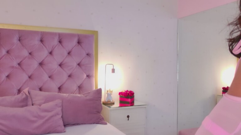 MoniLing's Streamate show and profile