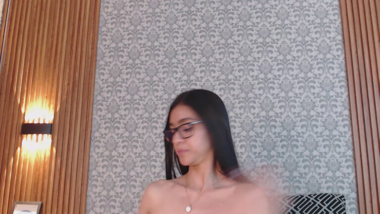 Charlotte_18's Streamate show and profile